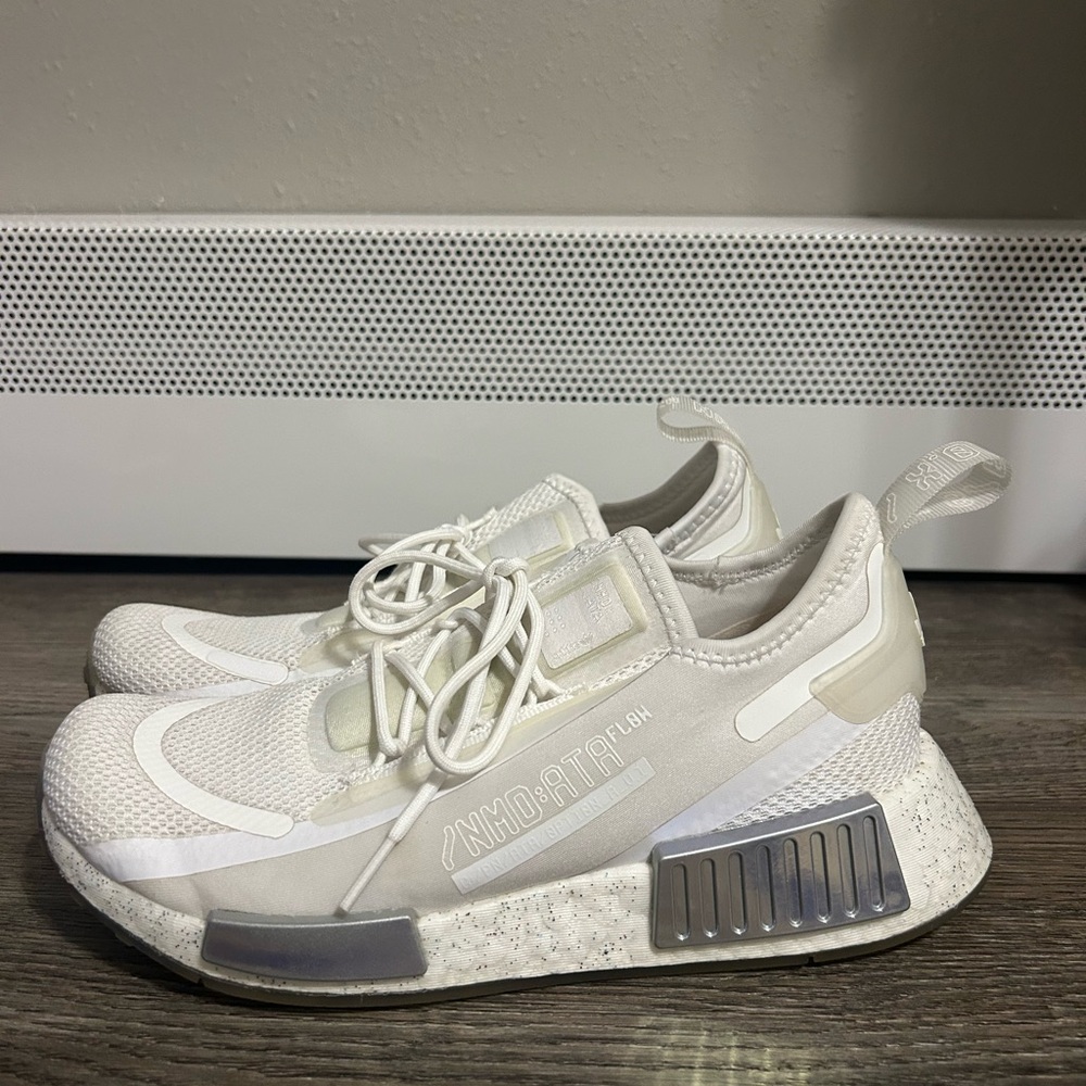 Women’s Adidas NMD R1 shoes